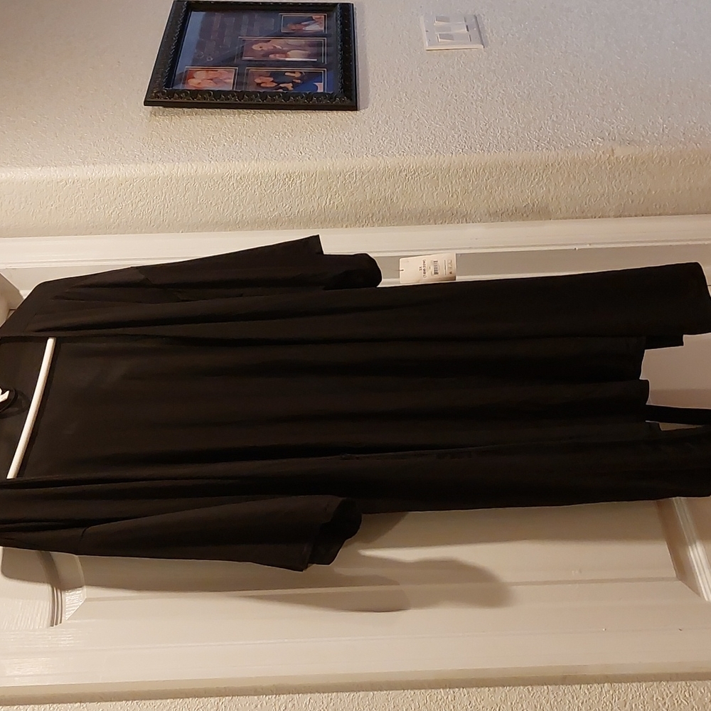 Secret Treasures Robe - Picture 6 of 10